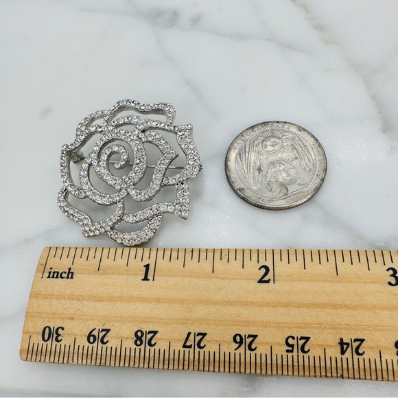 Vintage Pave Rose Pin Brooch Silver-Tone Openwork Rhinestone Flower Estate Bling - Picture 5 of 6